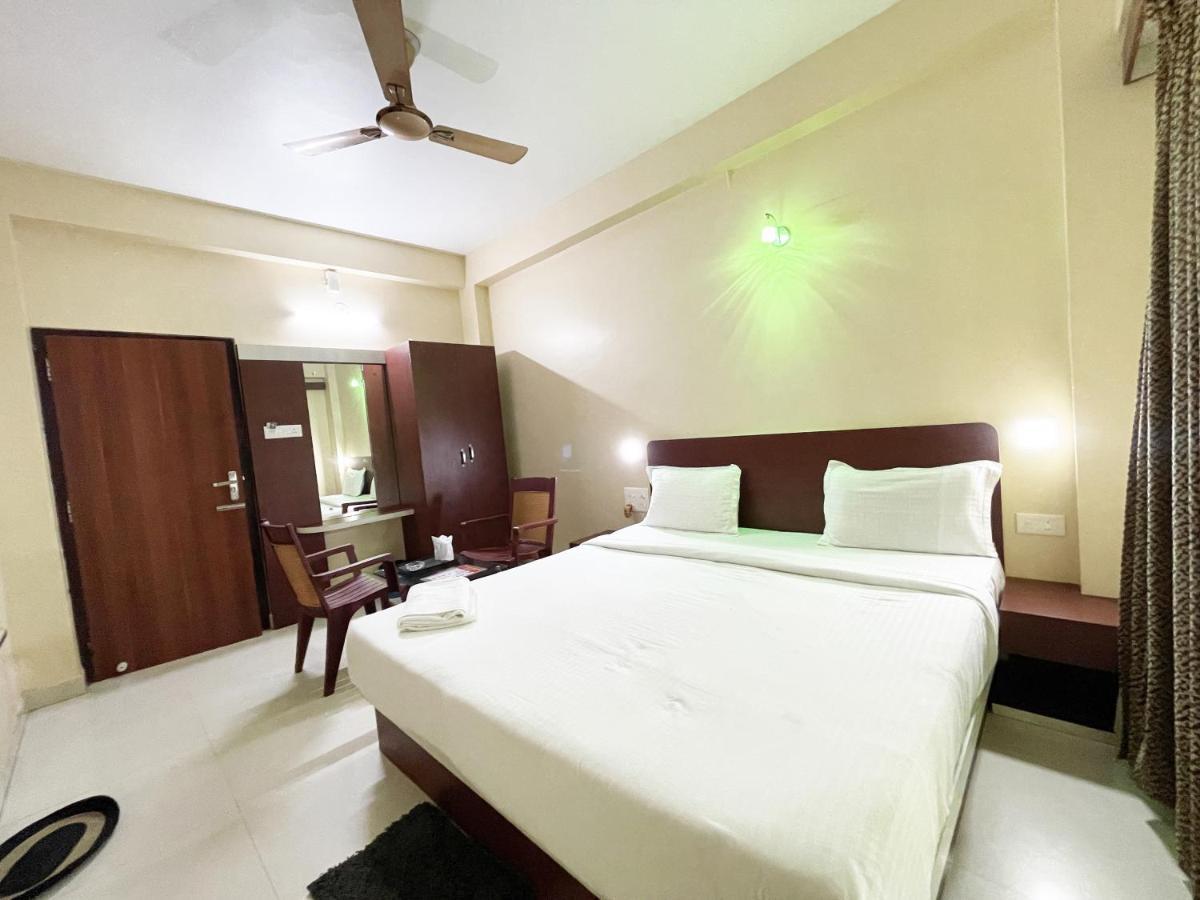Hotel AAVAASS Puri Exterior foto